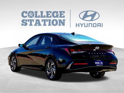 Used 2025 Hyundai Elantra Sport w/ Cargo Package FWD image 8