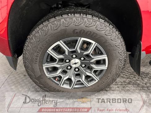 Used 2024 Chevrolet Colorado Z71 w/ Z71 Convenience Package 2 AWD/4WD image 21