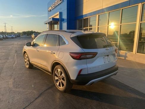Used 2025 Ford Escape Platinum AWD/4WD image 3