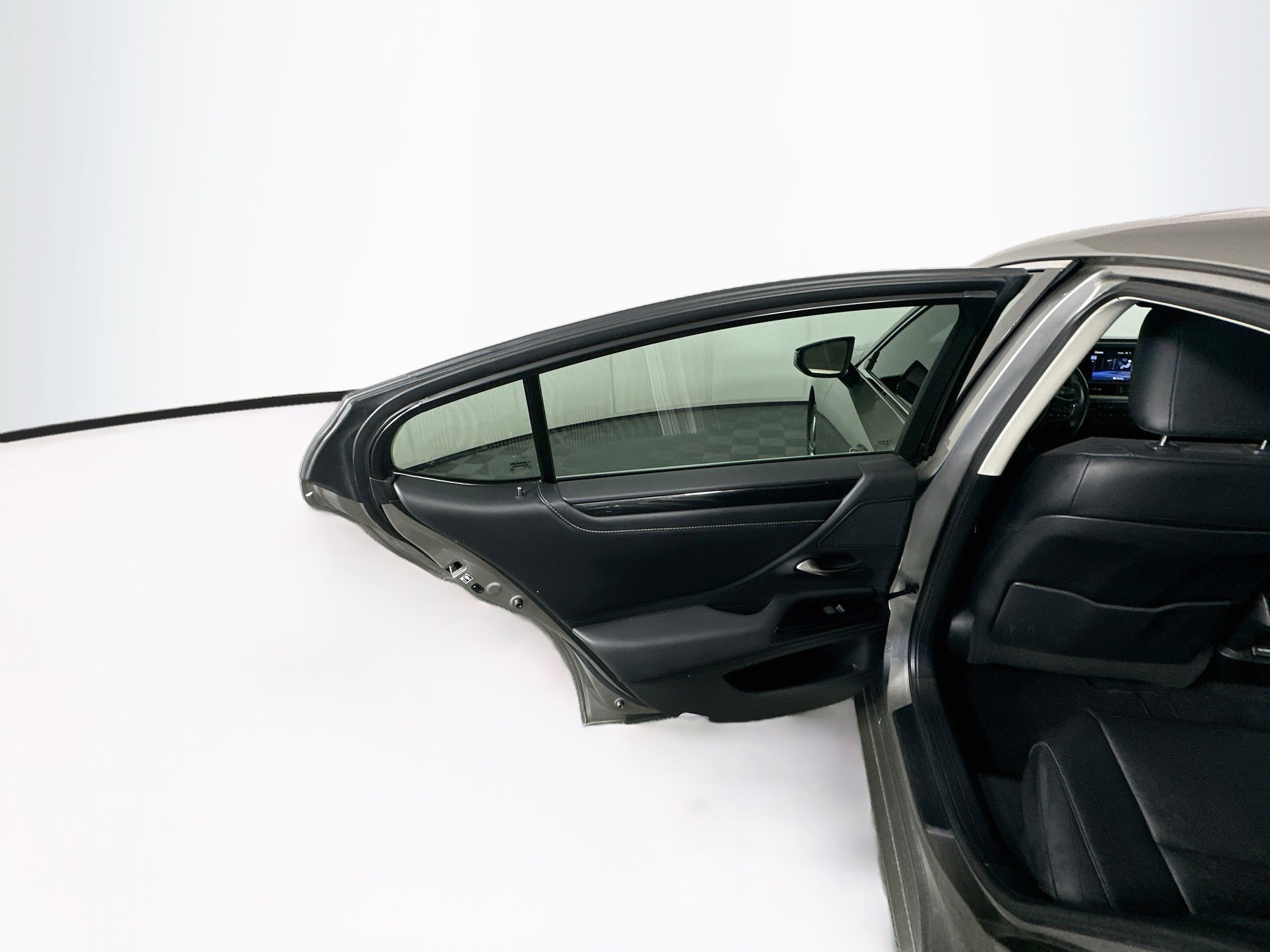 Used 2020 Lexus ES 300h w/ Accessory Package FWD image 25