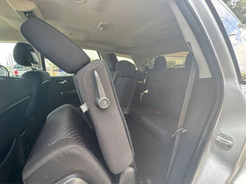 Used 2014 Dodge Journey SXT w/ Flexible Seating Group FWD image 11