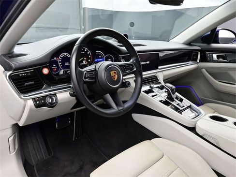 Used 2023 Porsche Panamera 4S w/ Premium Package image 4