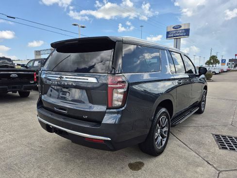 Used 2021 Chevrolet Suburban LT RWD image 18