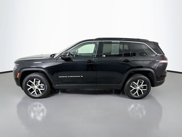 Used 2026 Jeep Grand Cherokee Limited AWD/4WD image 4