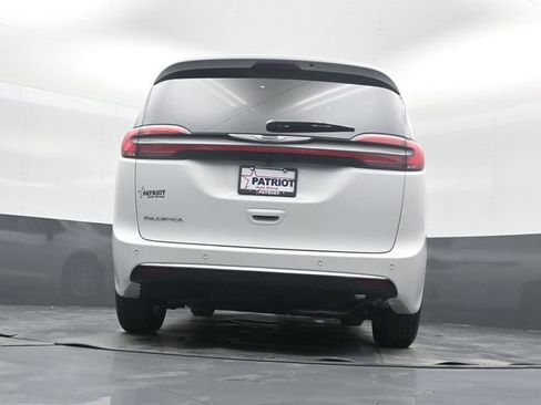 New 2026 Chrysler Pacifica Select FWD image 42