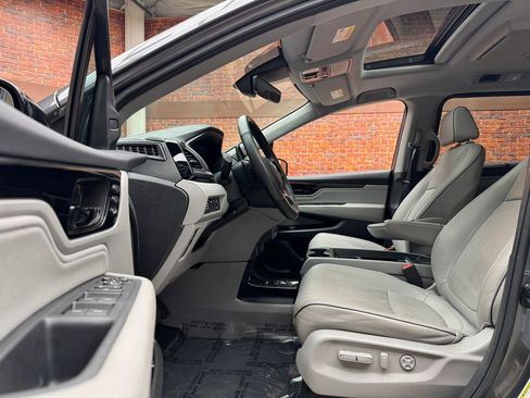 Used 2023 Honda Odyssey Elite image 22