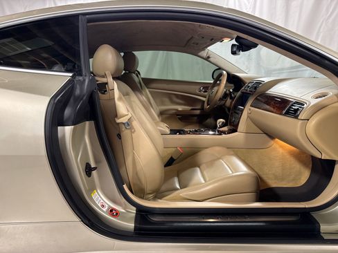 Used 2008 Jaguar XKR R RWD image 15