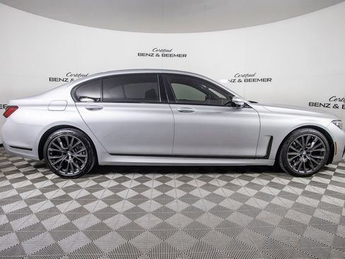 Used 2020 BMW 740i w/ M Sport Package RWD image 17