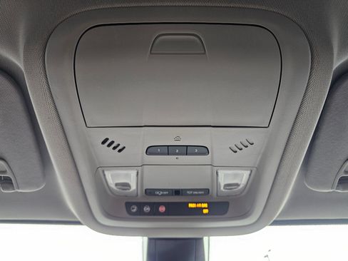 Used 2019 GMC Acadia SLT AWD/4WD image 24