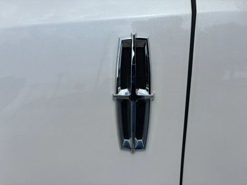 Used 2015 Lincoln MKT AWD w/ Equipment Group 201A image 3