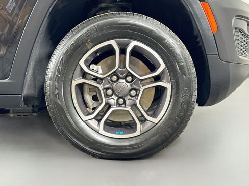 Used 2023 Jeep Grand Cherokee Trailhawk w/ Luxury Tech Group III AWD/4WD image 50