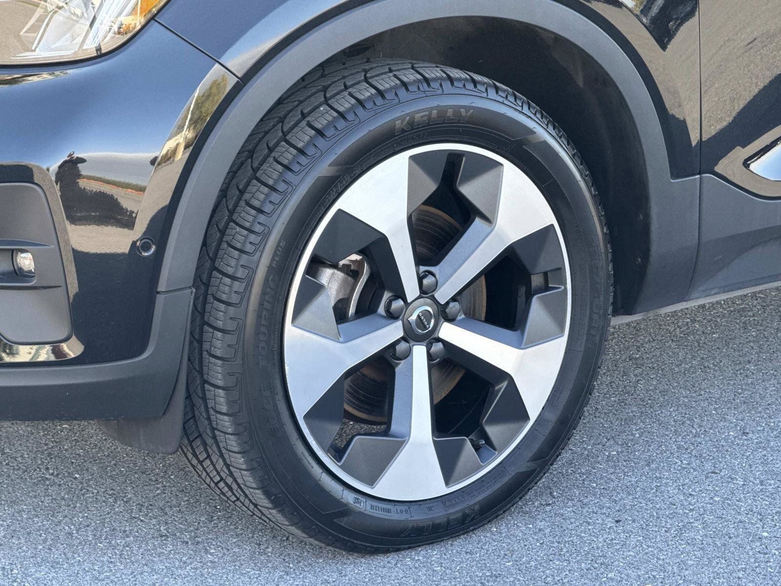 Used 2024 Volvo XC40 B5 Plus AWD/4WD image 30