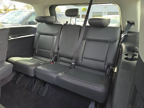 Used 2025 Ford Expedition Active image 14