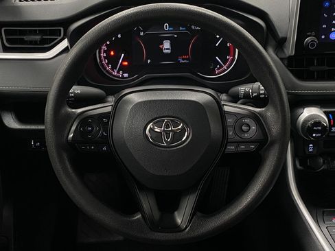 Used 2025 Toyota RAV4 XLE AWD/4WD image 14