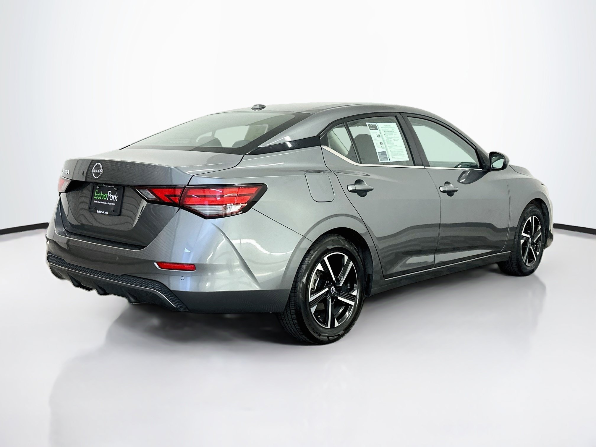 Used 2025 Nissan Sentra SV FWD image 9