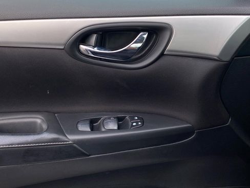 Used 2017 Nissan Sentra S image 18