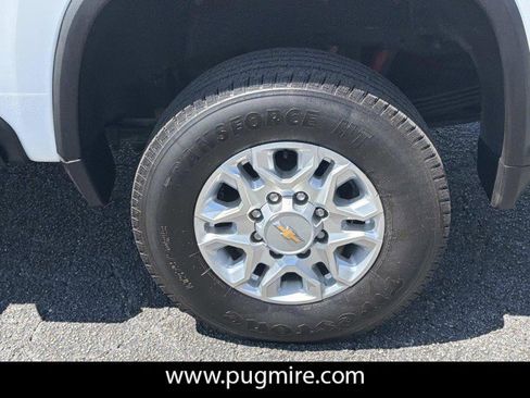 Used 2024 Chevrolet Silverado 2500 LT AWD/4WD image 19