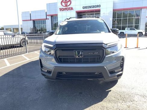Used 2025 Honda Passport Black Edition image 3