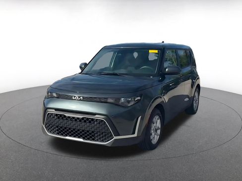 Used 2025 Kia Soul LX w/ LX Technology Package FWD image 7