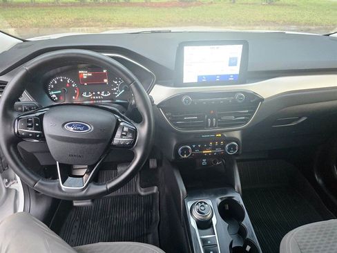 Used 2022 Ford Escape SE w/ SE Sport Appearance Package image 14