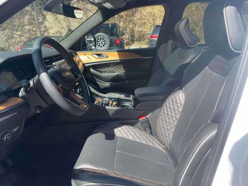 Used 2024 Jeep Grand Cherokee L Summit image 17