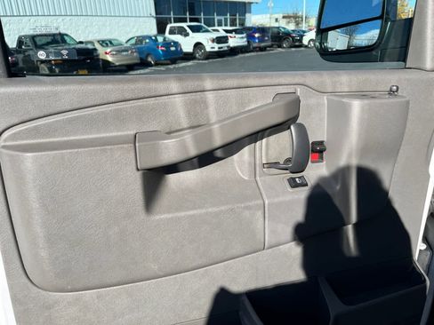 Used 2021 Chevrolet Express 3500 LS image 10