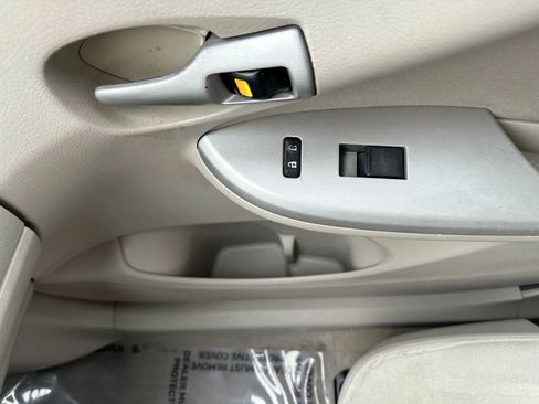 Used 2012 Toyota Corolla LE image 33