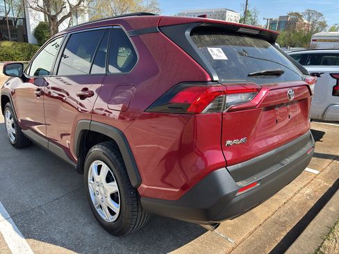 Used 2019 Toyota RAV4 LE image 6