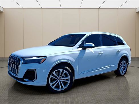 Used 2025 Audi Q7 3.0T Premium Plus image 2