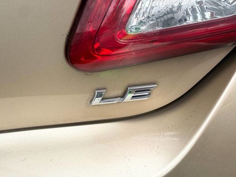 Used 2010 Toyota Camry LE FWD image 46