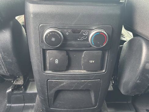 Used 2022 Ford Explorer XLT RWD image 31
