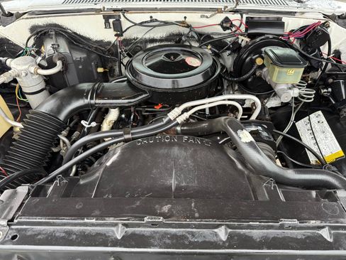 Used 1987 GMC Suburban 4WD image 38