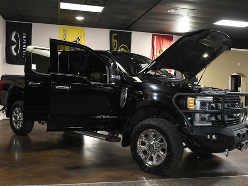 Used 2019 Ford F250 Lariat w/ Lariat Ultimate Package image 89