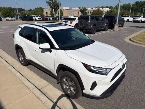 Used 2024 Toyota RAV4 XLE w/ Convenience Package AWD/4WD image 8