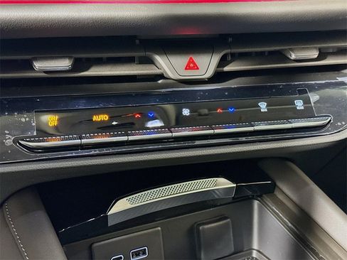 New 2026 Buick Envision Avenir image 10