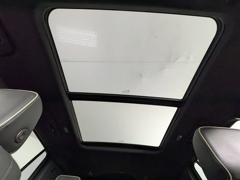 Used 2023 GMC Yukon SLT image 7