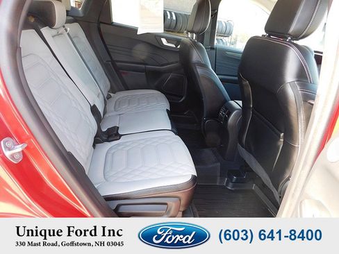 Used 2023 Ford Escape Platinum w/ Premium Technology Package image 30