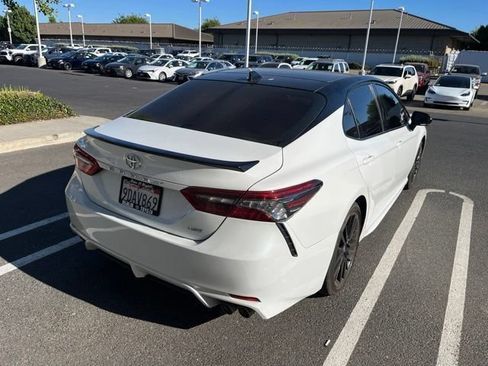 Used 2023 Toyota Camry XSE FWD image 5