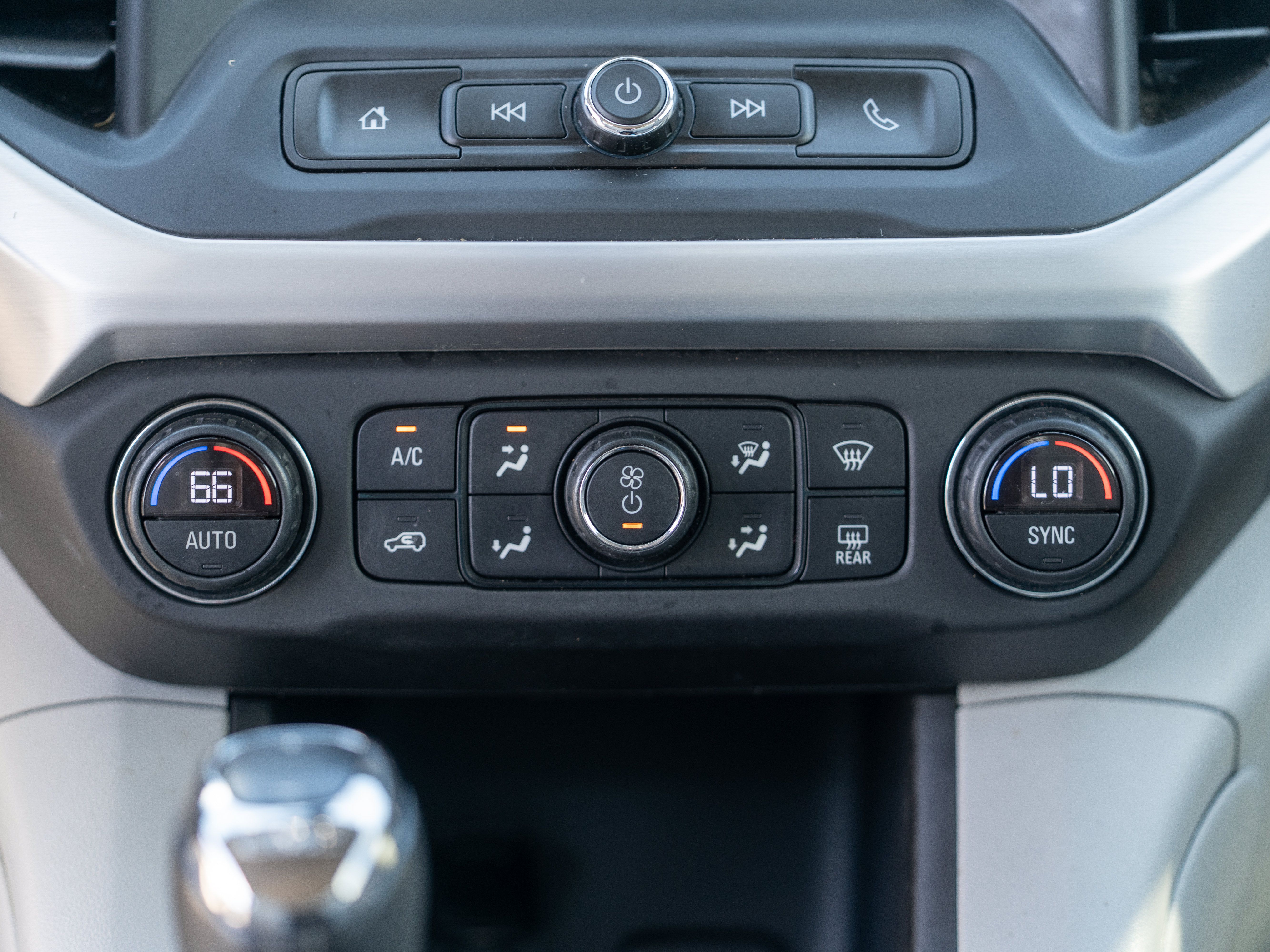 Used 2019 GMC Acadia SLE FWD image 30