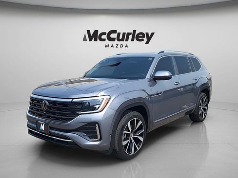 Used 2024 Volkswagen Atlas SEL Premium R-Line AWD/4WD image 3