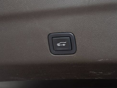 Used 2022 Chevrolet Tahoe LT AWD/4WD image 11