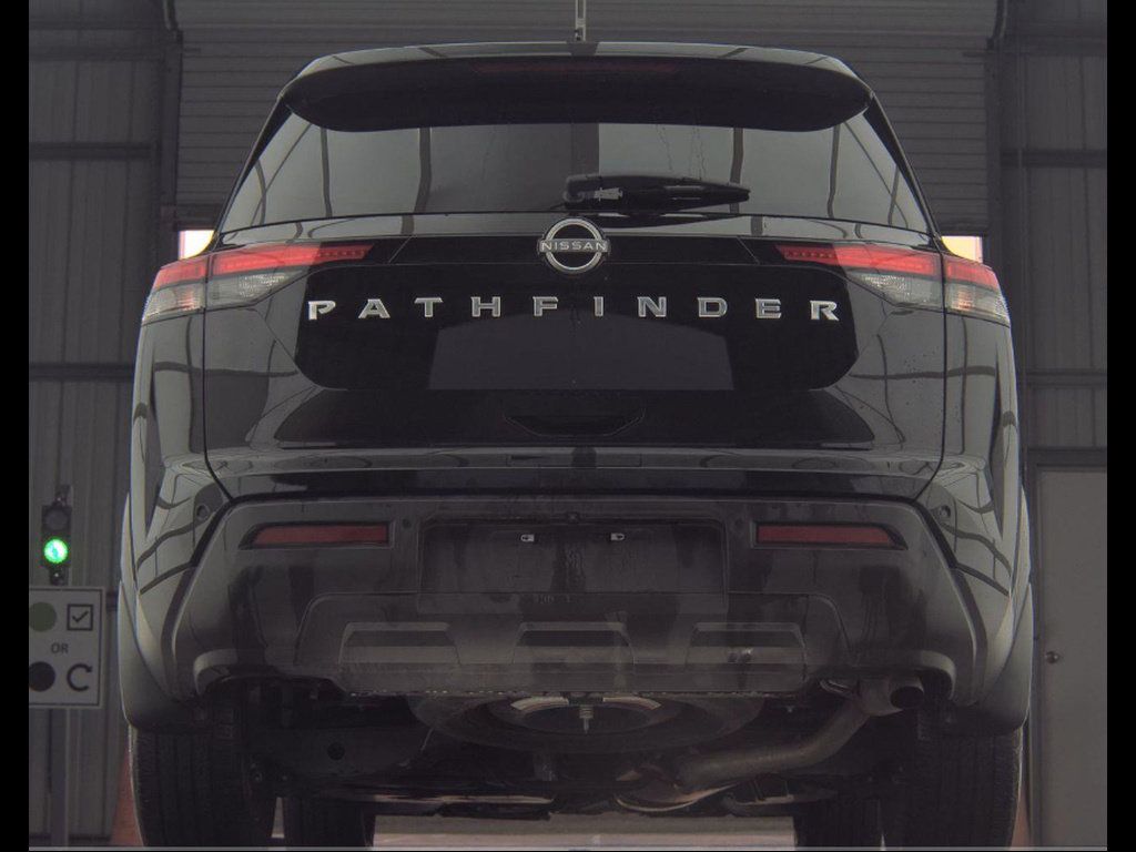 Used 2025 Nissan Pathfinder SV FWD image 40