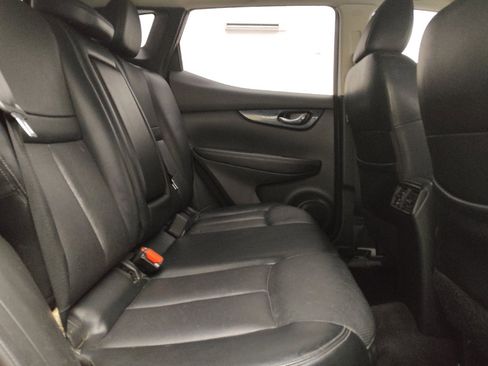 Used 2018 Nissan Rogue Sport SL FWD image 19