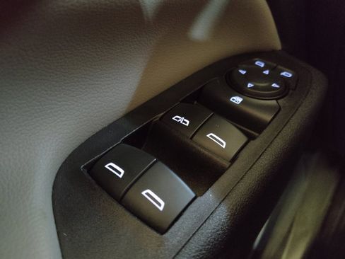 Used 2021 Chevrolet Equinox LT FWD image 27