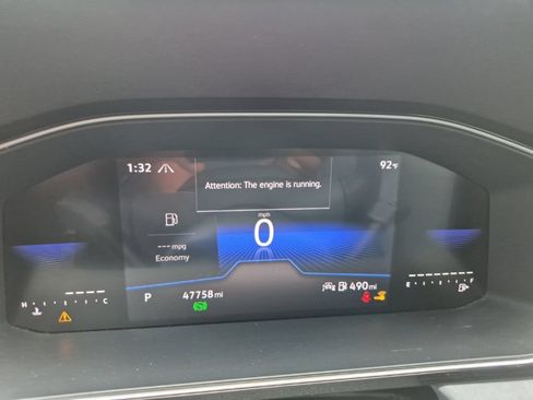 Used 2025 Volkswagen Jetta SE FWD image 6