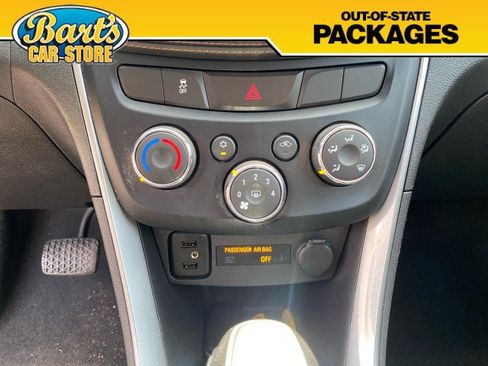 Used 2019 Chevrolet Trax LT w/ LT Convenience Package FWD image 30