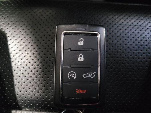 Used 2023 Jeep Grand Cherokee Limited w/ Luxury Tech Group II image 32