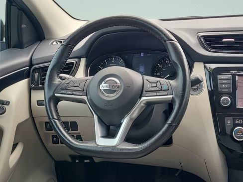 Used 2021 Nissan Rogue Sport SL FWD image 12