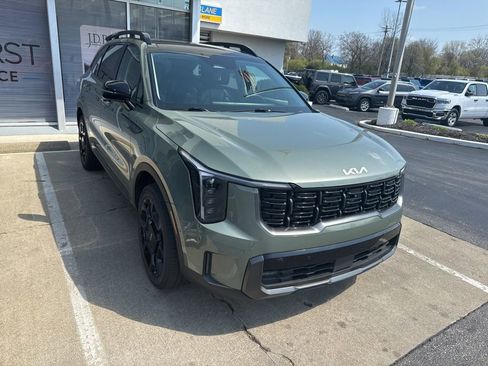 Used 2024 Kia Sorento SX image 2