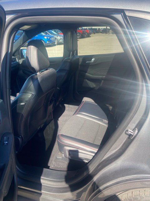 Used 2024 Ford Escape ST-Line w/ Tech Pack #1 AWD/4WD image 9